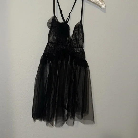 Elegant Black Lace Nightgown